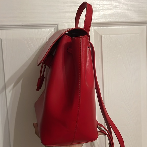 Papermint Artificial Leather small backpack with adjustable straps - Picture 9 of 10